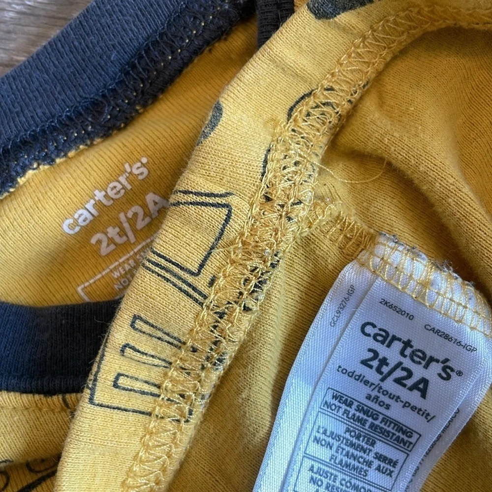 Carter's toddler boys pajama set